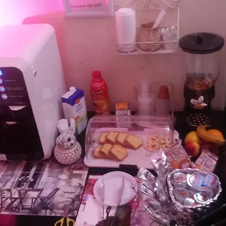 Al Solito Posto Nocleg ze śniadaniem *